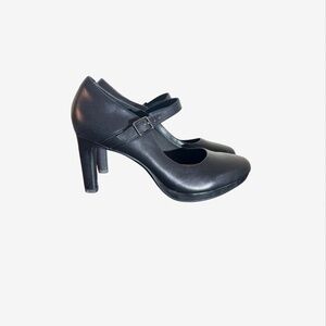 Clarks Collection Black Mary Jane Heels Size 7 Comfort Pumps Worn Once